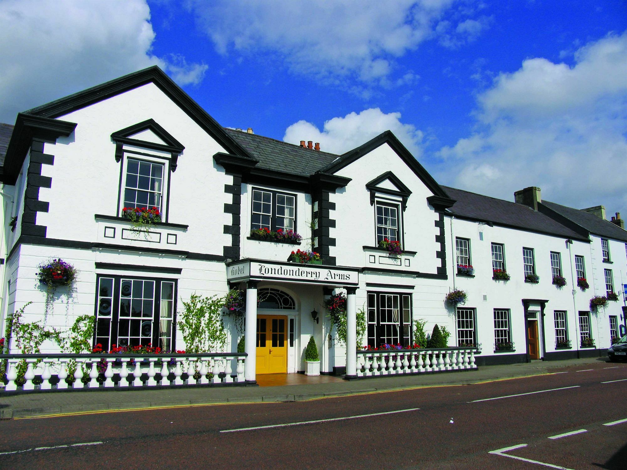 Londonderry Arms Hotel Carnlough Εξωτερικό φωτογραφία